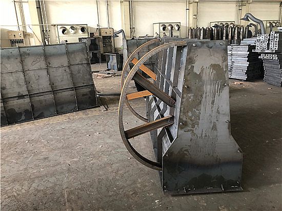 水泥隔离墩模具的行业发展前景