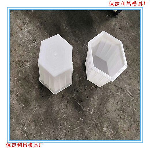 水泥六棱块模具介绍