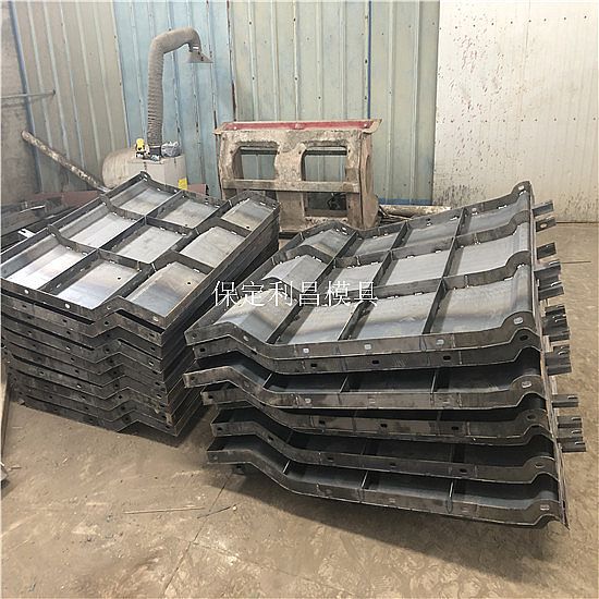 关于防撞墙钢模板的创新道路