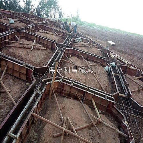 方格护坡模具的技术与支持