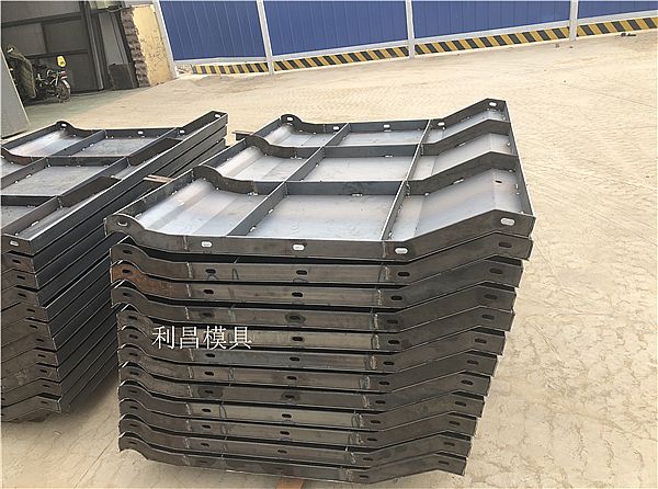防撞墙钢模具