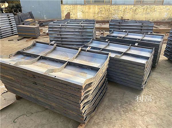 路基防撞墙模具