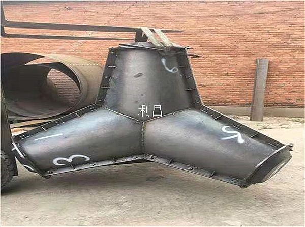 四脚椎体模具