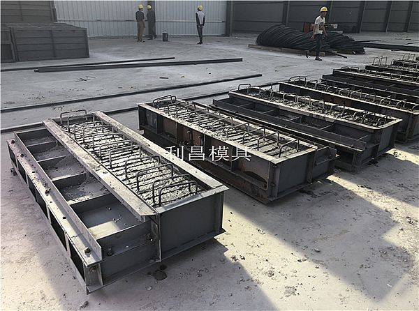 遮板模具的特点介绍