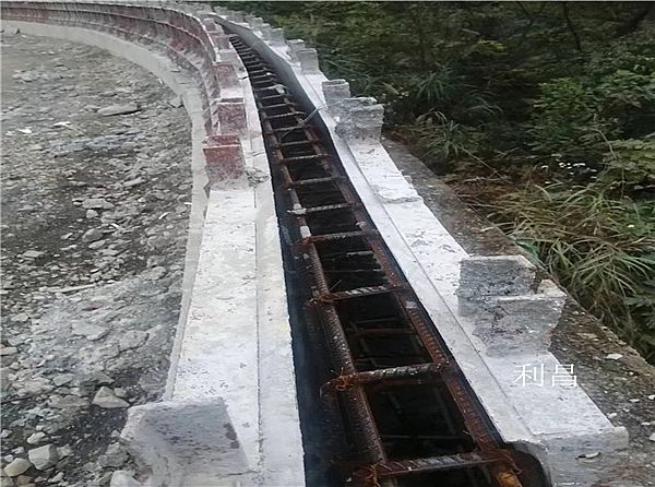 高速防撞护栏模板