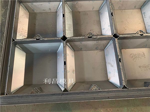 软体排联锁块模具