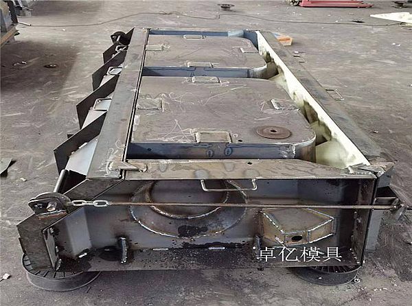 阶梯挡土墙模具