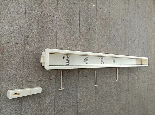 铁丝网立柱模具_简介