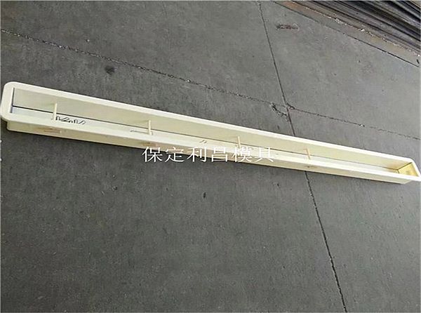 铁丝网立柱模具_简介