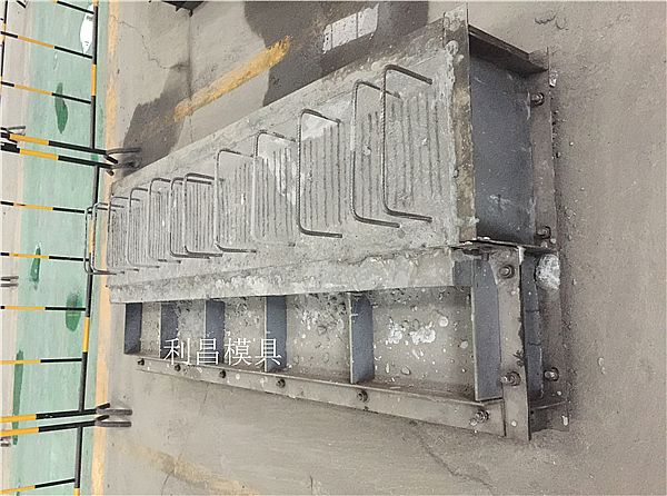 挂板模具_简介