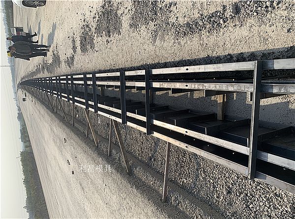 排水沟模具的工作原理及简介