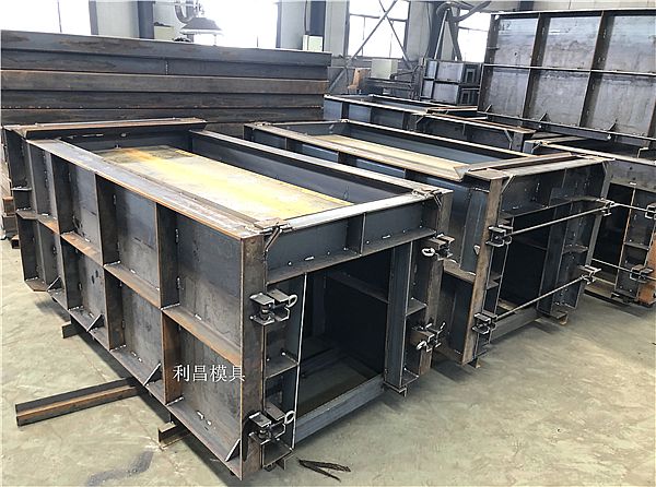 排水沟模具的工作原理及简介