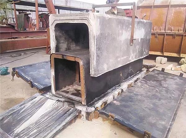 关于矩形水沟模具的介绍