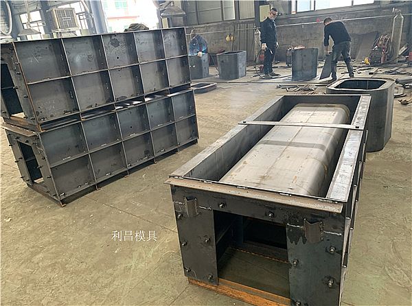 关于矩形水沟模具的介绍