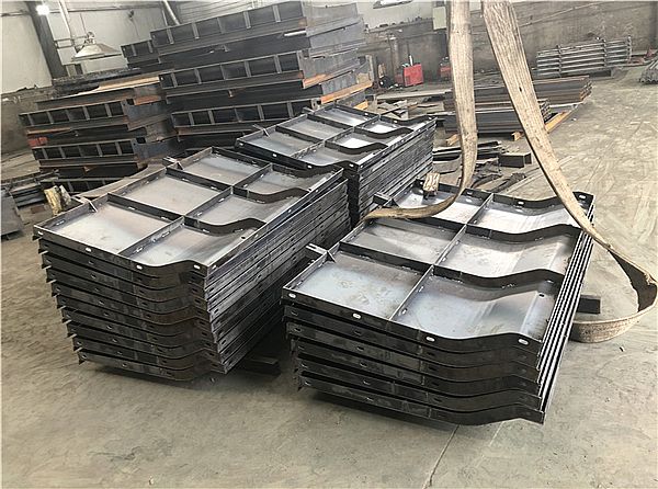关于公路防撞墙模板的介绍