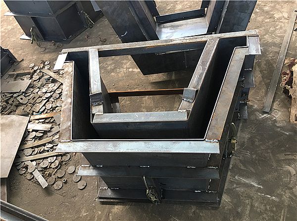 泄水槽模具_简介