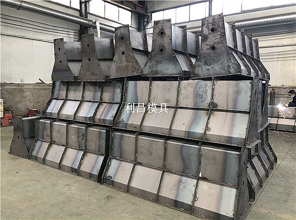 警示墩模具 知识更新了！