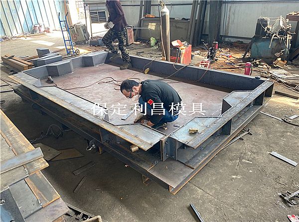 装配式道路板模具_简介