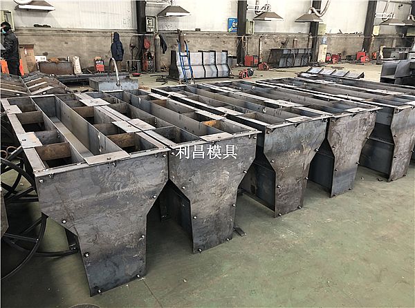 水泥隔离墩模具_简介