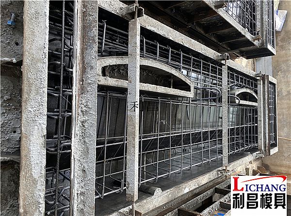中央防护栏模具图片及介绍